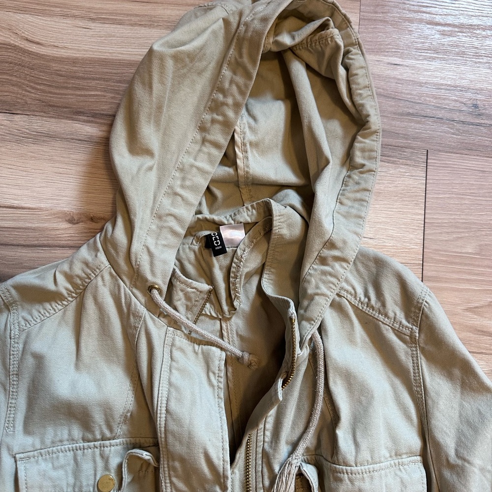 H&M Tan Utility Jacket with Hood and Drawstring Waist - Picture 2 of 5